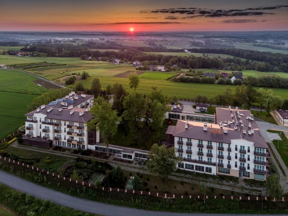 Hotel Radocza Park Business Exterior photo